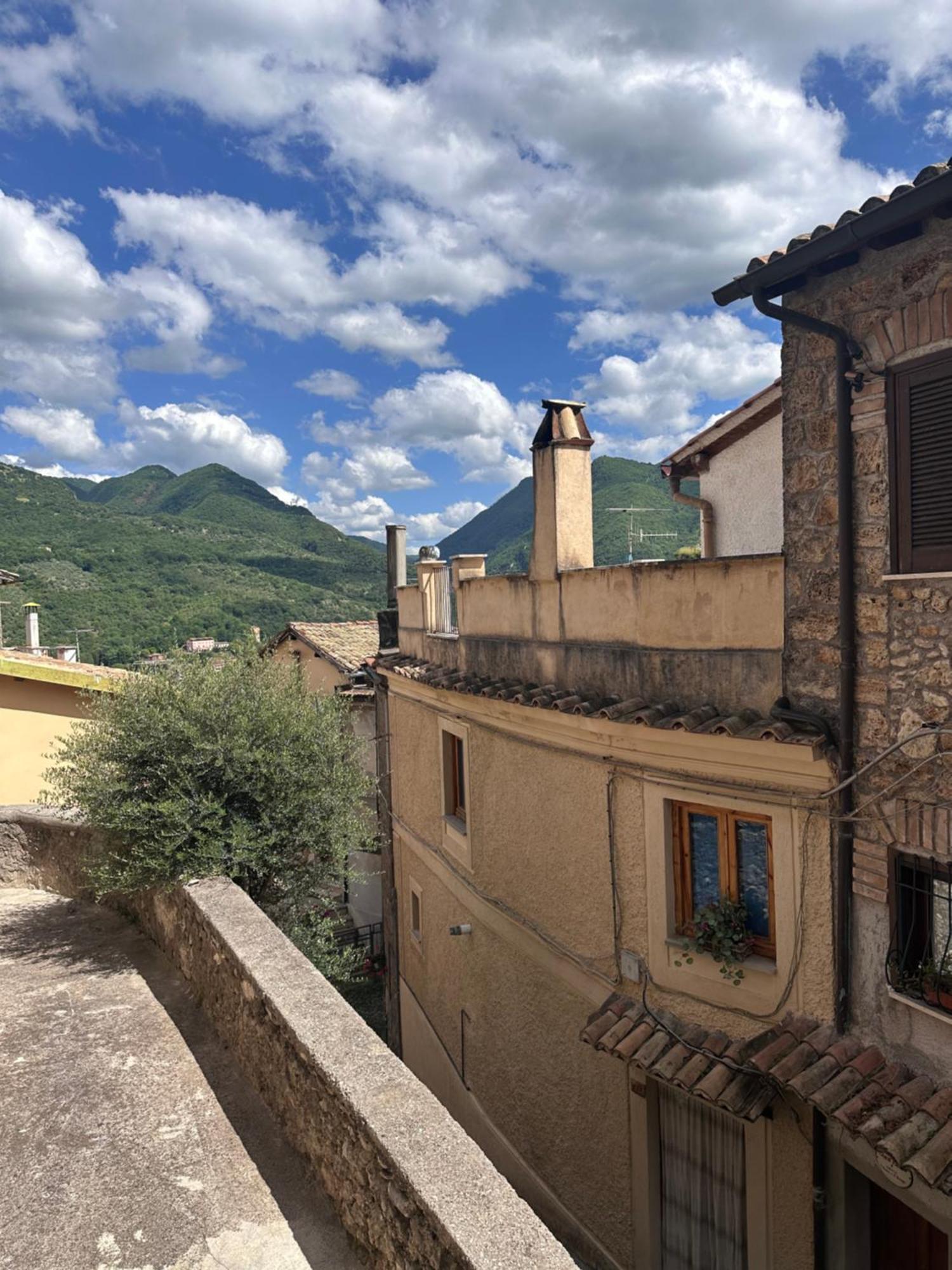 Vicolo Santa Maria- Appartamento Nel Centro Storico. Subiaco Exterior foto